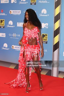 Leomie Anderson feet photo 8