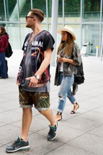 Leona Lewis feet photo thumbnail