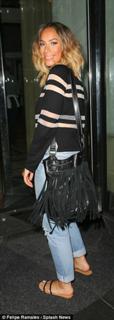 Leona Lewis feet photo thumbnail