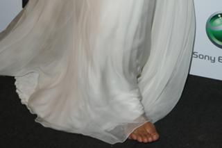 Leona Lewis feet photo thumbnail