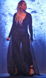 Leona Lewis feet photo thumbnail