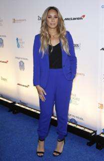 Leona Lewis feet photo thumbnail