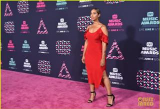 Leona Lewis feet photo thumbnail
