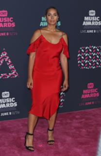 Leona Lewis feet photo thumbnail