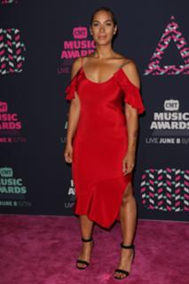 Leona Lewis feet photo thumbnail