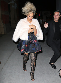 Leona Lewis feet photo thumbnail