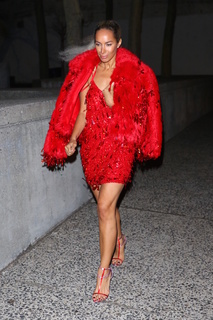 Leona Lewis feet photo thumbnail