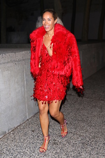 Leona Lewis feet photo thumbnail