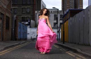 Leona Lewis feet photo thumbnail