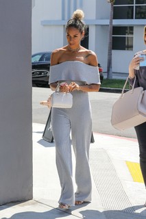 Leona Lewis feet photo thumbnail