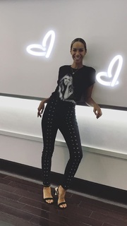Leona Lewis feet photo thumbnail