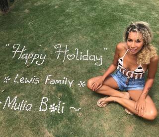 Leona Lewis feet photo thumbnail