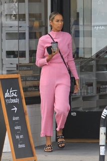 Leona Lewis feet photo thumbnail