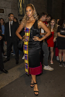 Leona Lewis feet photo thumbnail