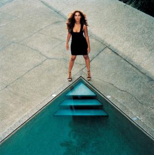 Leona Lewis feet photo thumbnail