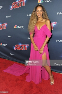 Leona Lewis feet photo thumbnail