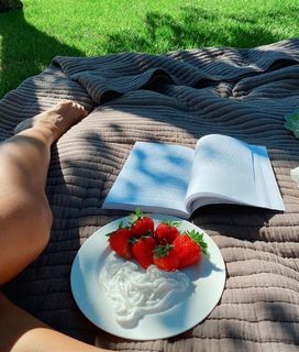 Leona Lewis feet photo thumbnail