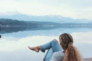 Leona Lewis feet photo thumbnail