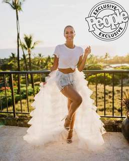 Leona Lewis feet photo thumbnail