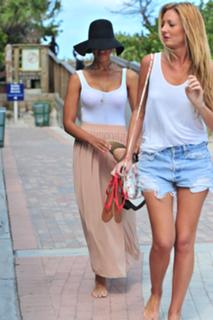 Leona Lewis feet photo thumbnail