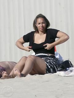 Leona Lewis feet photo thumbnail