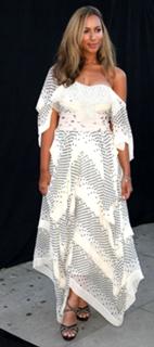 Leona Lewis feet photo thumbnail