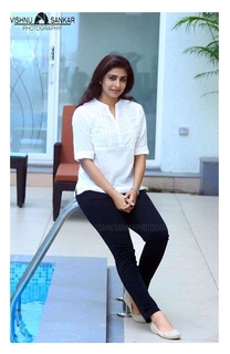 Leona Lishoy feet photo 1