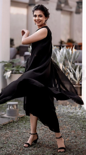 Leona Lishoy feet photo 15