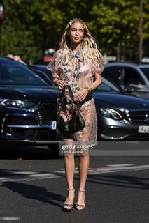 Leonie Hanne feet photo 3