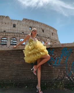 Leonie Hanne feet photo 10