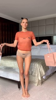 Leonie Hanne feet photo 3