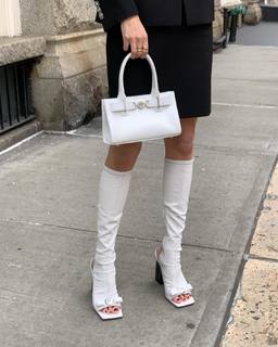 Leonie Hanne feet photo 17