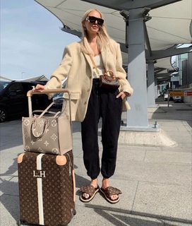 Leonie Hanne feet photo 1