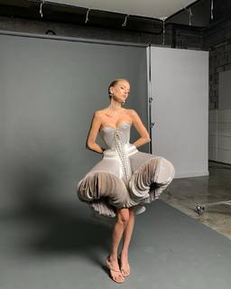 Leonie Hanne feet photo 3