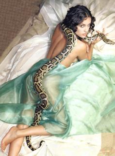 Leonor Varela feet photo thumbnail