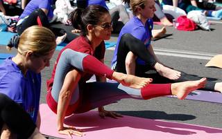 Leonor Varela feet photo thumbnail