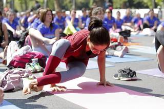 Leonor Varela feet photo thumbnail