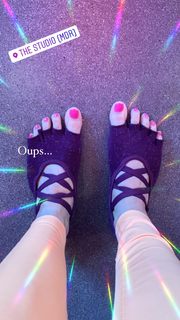 Leonor Varela feet photo thumbnail