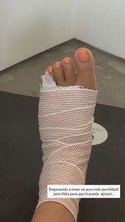 Leonor Varela feet photo thumbnail