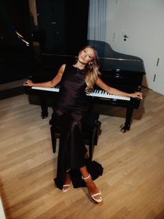Leony feet photo 3