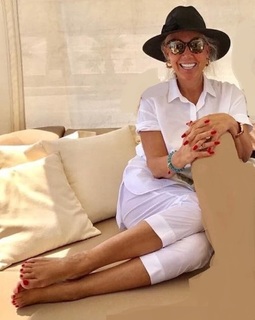 Lepa Brena feet photo 8
