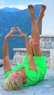 Lepa Brena feet photo 10