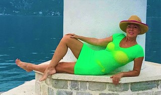 Lepa Brena feet photo 9