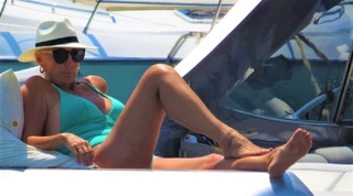 Lepa Brena feet photo 3