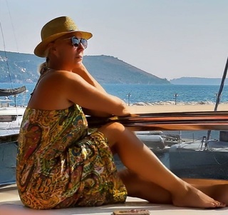 Lepa Brena feet photo 13