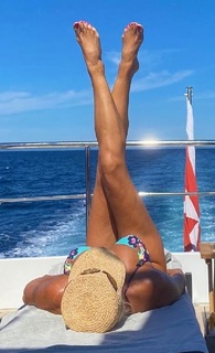 Lepa Brena feet photo 7
