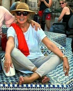 Lepa Brena feet photo 4