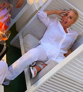 Lepa Brena feet photo 6