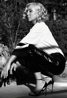 Lepa Brena feet photo 7
