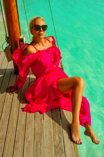 Lepa Brena feet photo 10